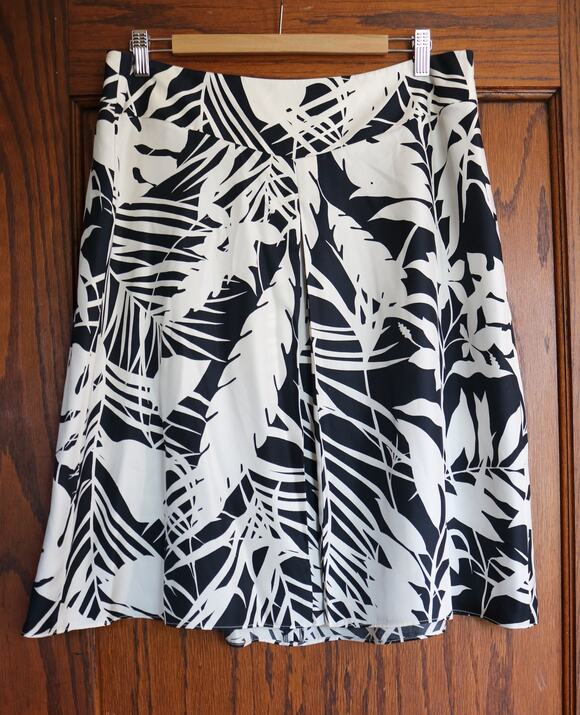 Ann Taylor Dresses & Skirts - ANN TAYLOR ALine Midi Skirt Womens Size 14 Black White Tropical Palm Trees Silk